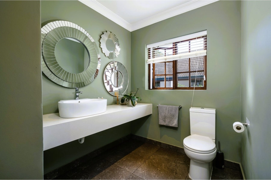 5 Bedroom Property for Sale in Theescombe Eastern Cape